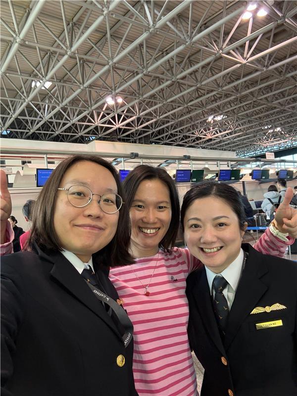 Female commercial & private pilots